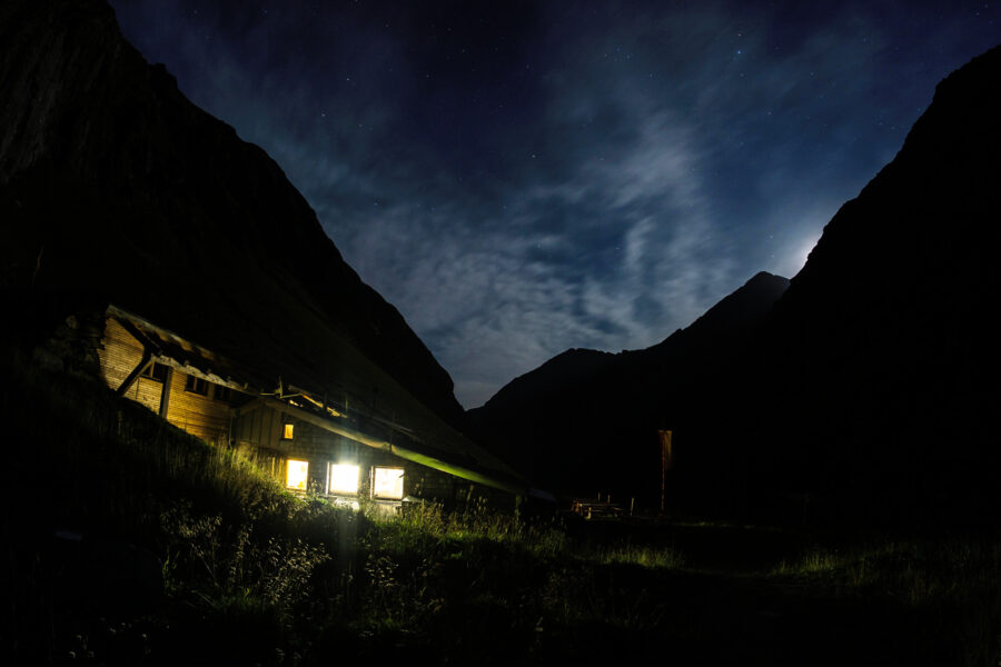Clarahütte nach Sonnenuntergang. Foto: Alpenverein Saalfelden
