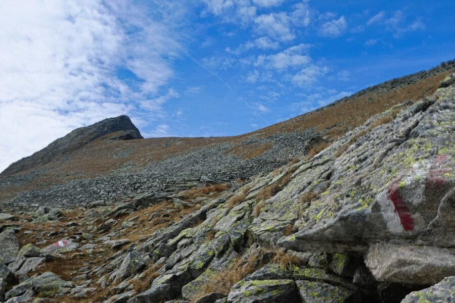 Erster Blick zum Seeschartl – circa 100 Höhenmeter davor. Foto: Karl Plohovich