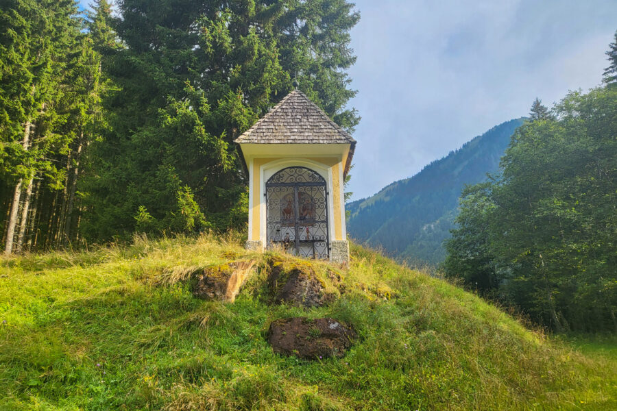 Eine kleine Kapelle am Wegesrand kurz vor der Achneralm. Foto: Anna, POW AT