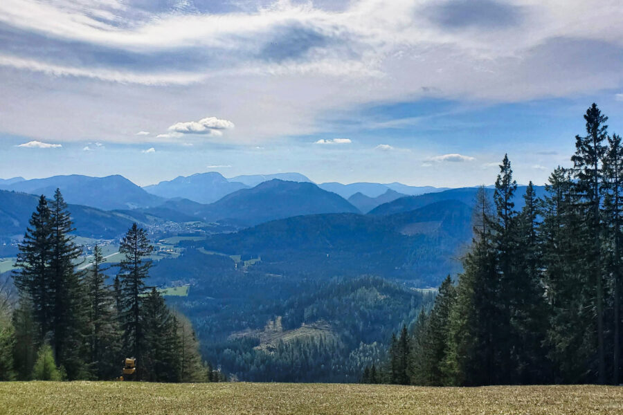 Ausblick beim „Bäreneck“ Richtung Mariazell. Foto: Linda Prähauser