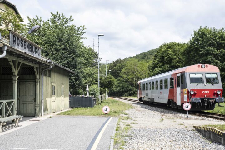 Bahnhof Rosenburg; Start des Wanderwegs. Fotos: Birgit Reiter