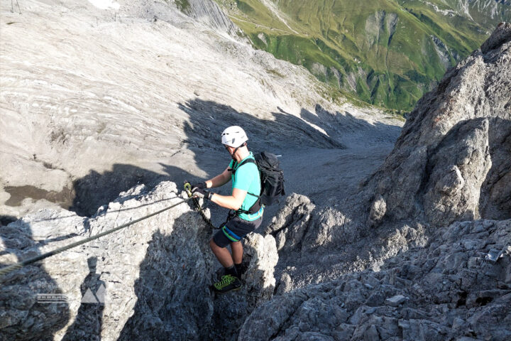 Bergab-Kletterei im Arlberger Klettersteig. Fotos: Alice Frischherz, Thomas Six