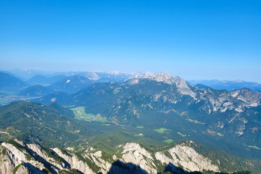 Auch der Blick Richtung Nordwesten enttäuscht nicht. Von hier aus sieht man zum Beispiel die Grabneralm, auf die auch eine BzB-Tour führt. Foto: Siebenbrunner, POW AT