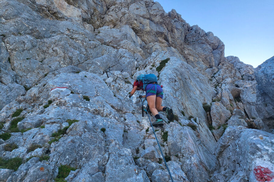 Wir sind schon mittendrin im Klettersteig! Foto: Siebenbrunner, POW AT