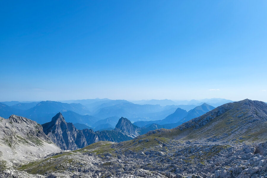 Blick auf Sankt Gallener Spitze, Tieflimauer und Tamischbachturm. Auf den “Turm” gibt es auch schon ein paar BzB-Touren! Foto: Siebenbrunner, POW AT