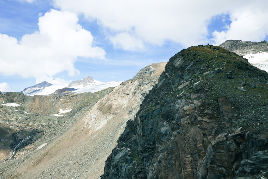 Blick zurück auf Seewandkopf (im Vordergrund), Weißspitze (rechts hinten) und Großvenediger (links hinten). Foto: POW AT