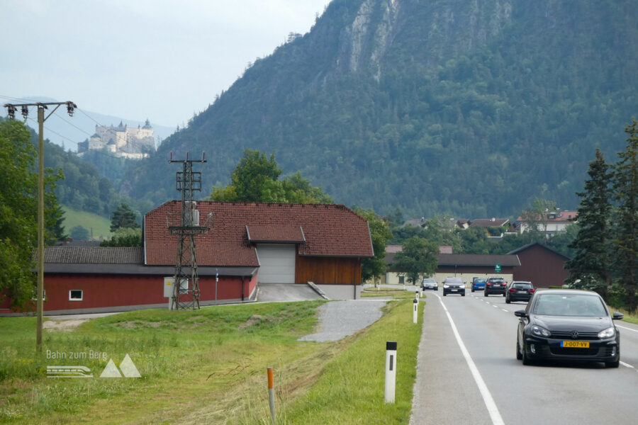 Hastiges Foto auf Hohenwerfen – der nächste Zug käme erst in einer Stunde. Foto: Karl Plohovich