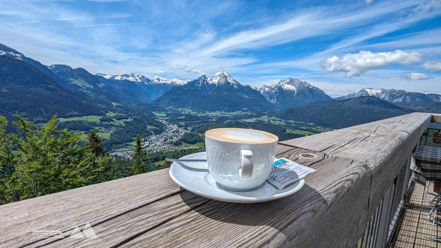 Cappuccino mit bester Aussicht. Foto: Maresa Brandner