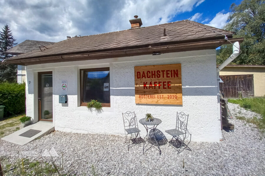 Dachstein Kaffee Rösterei kurz vor dem Bahnhof. Foto: Martina Friesenbichler