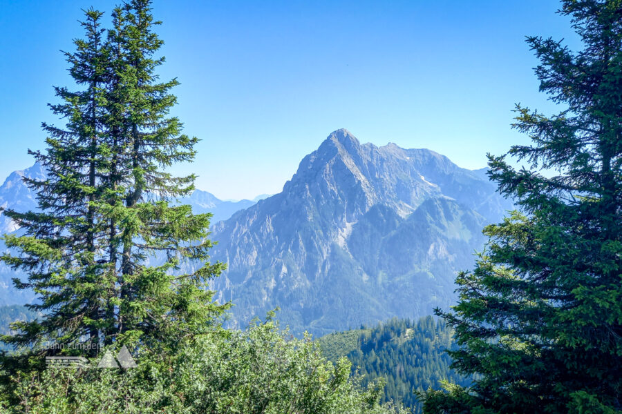 Ödsteinblick. Von Johnsbach führt der aussichtsreiche Geosteig Silberreith in Richtung Ödsteingipfe, eine tolle BzB Bike & Klettersteig Kombination. Foto: Martina Friesenbichler