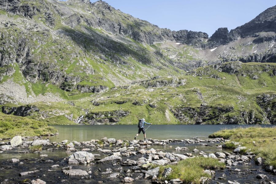 Unterer Sonntagskarsee, der tiefe Einschnitt rechts oben ist die Rettingscharte. Foto: Birgit Reiter