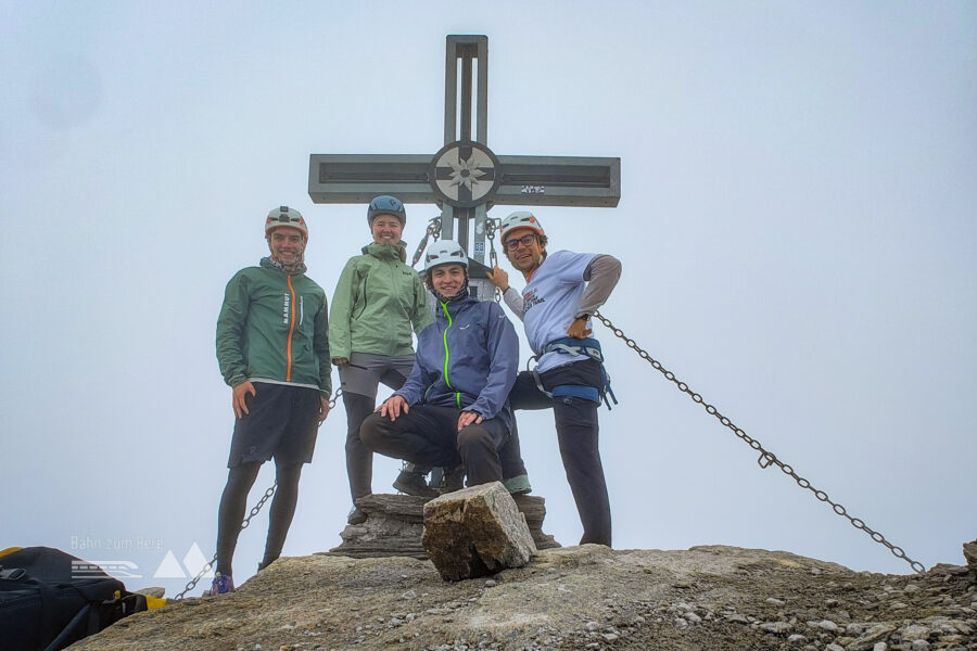 Das Buchteam (leider ohne Toni und Veronika) am Großen Wiesbachhorn. Foto: Simon Widy