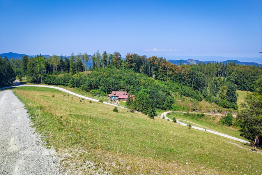 Über die Skipiste zur Lilienfelder Hütte. Foto: Simon Widy