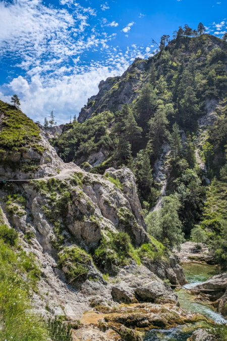 Der Weg ist mit viel Aufwand sehr schön in die Natur gelegt und eröffnet nach jeder Kurve erneut staunende Blicke. Foto: Peter, POW AT