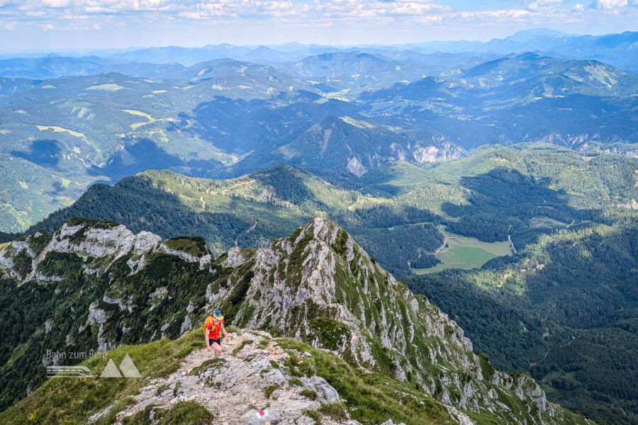 Blick zurück über den Rauen Kamm. Foto: Peter, POW AT