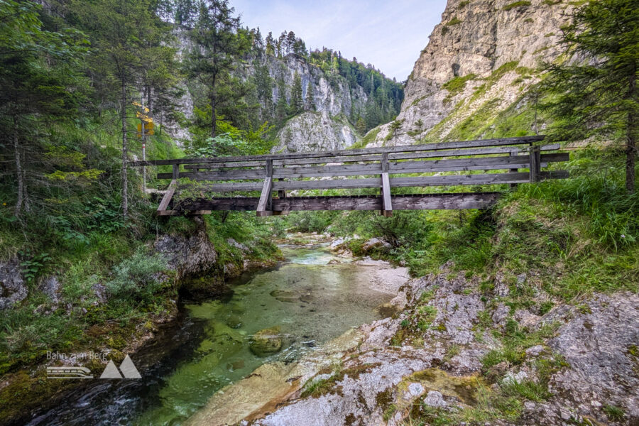 Wieder in den Ötschergräben bei der Abzweigung zum Schutzhaus Vorderötscher. 20-30 Minuten vor dem Ende der Tour beschließen wir eine verdiente Abkühlung zu nehmen. Foto: Peter, POW AT