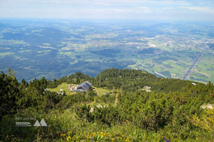 Erst noch ein Abstecher auf Kaffee und Kuchen im Zeppezauerhaus. Fotos: Maresa Brandner