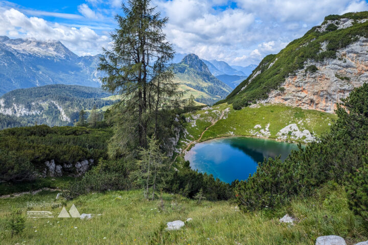 Der Weg ins Tal führt mittelschwer die Flanke des Seehorns bergab. Sogar ein See liegt auf dem Weg. Fotos: Maresa Brandner