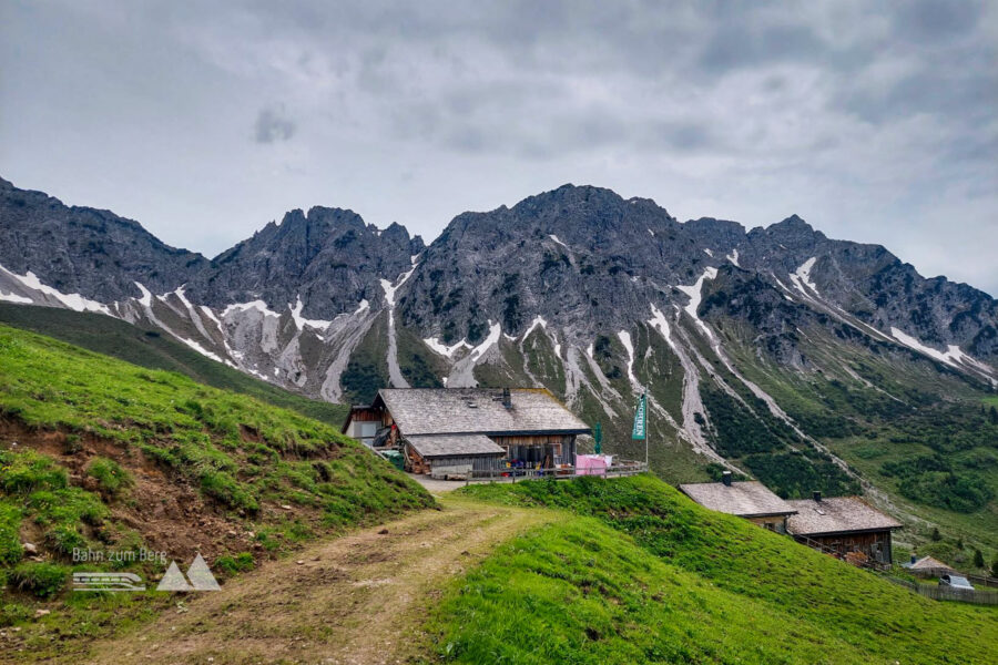 Die Breithornhütte vor dem gleichnamigen Massiv. Foto: Alice Frischherz