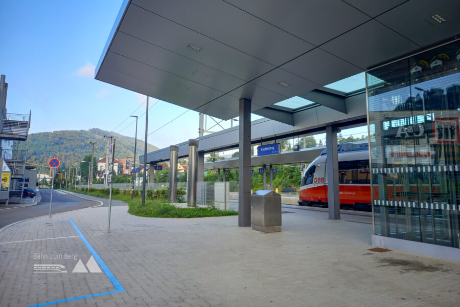 Die Tour beginnt in Kapfenberg. Ich folge der Bahnhofstraße bis zum Radstreifen entlang der B20, der später in den R13 übergeht. Foto: Martina Friesenbichler