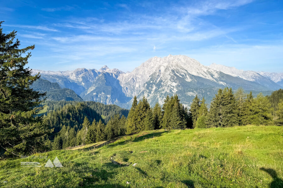 Blick auf den Kleinen Watzmann und die Watzmann-Südspitze vom Königsberg. Foto: Bernhard Walle