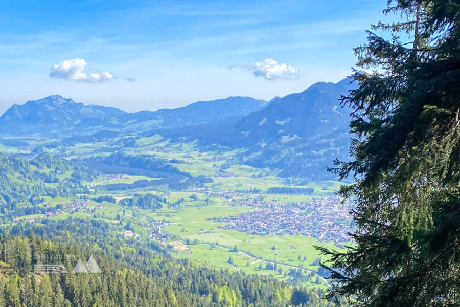 Blick auf Oberstdorf und das hügelige Allgäu. Foto: POW AT