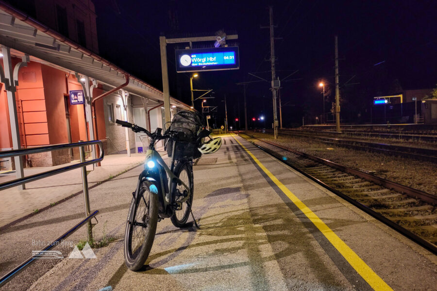 BHF Salzburg Aigen – zu nachtschlafender Zeit. Foto: Karl Plohovich