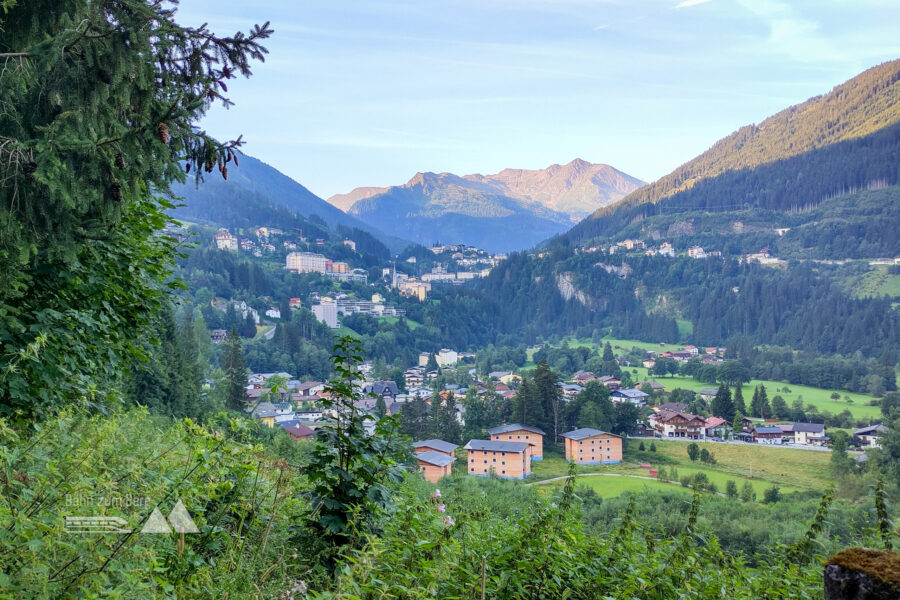 Bad Gastein reibt sich den Schlaf aus den Augen. Foto: Karl Plohovich