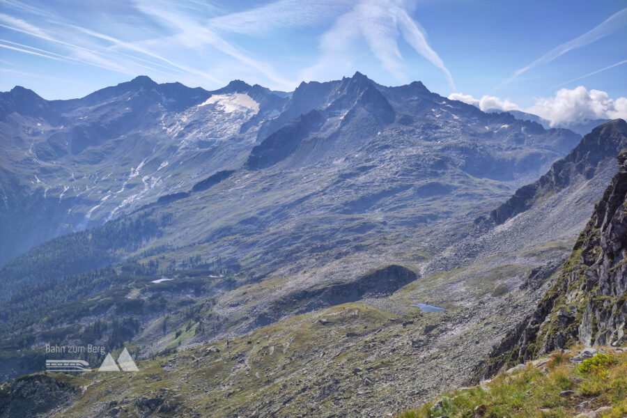 Einer der entlegensten Winkel (nicht nur) der Ankogelgruppe: Hölltorkamm, Tischlerspitze und Tischlerkarkopf mit Tischlerkarkees. Foto: Karl Plohovich