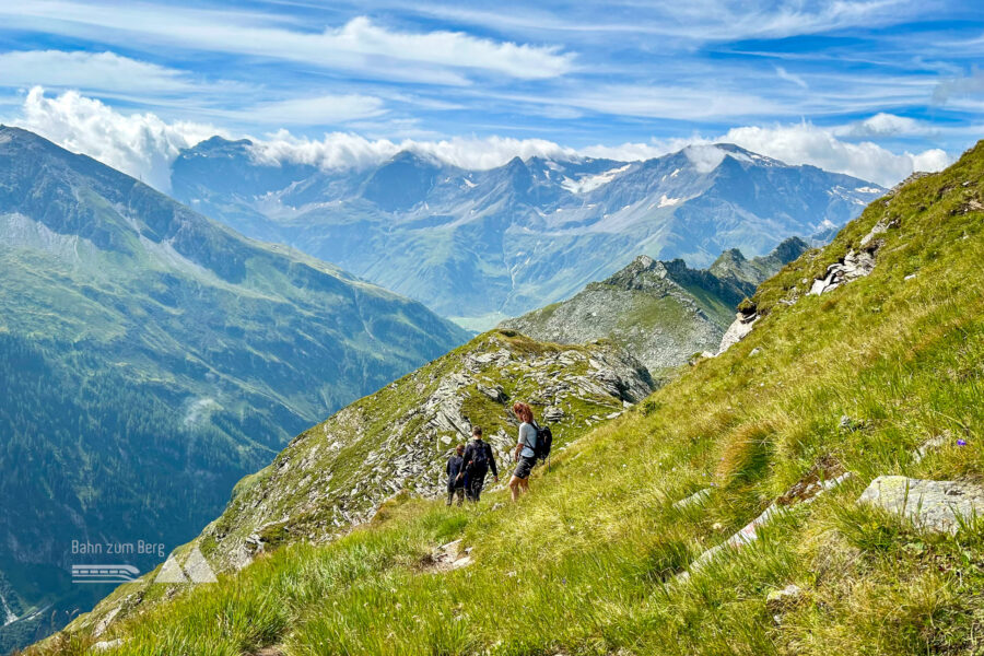 Abstieg vom Gipfel. Foto Veronika Schöll