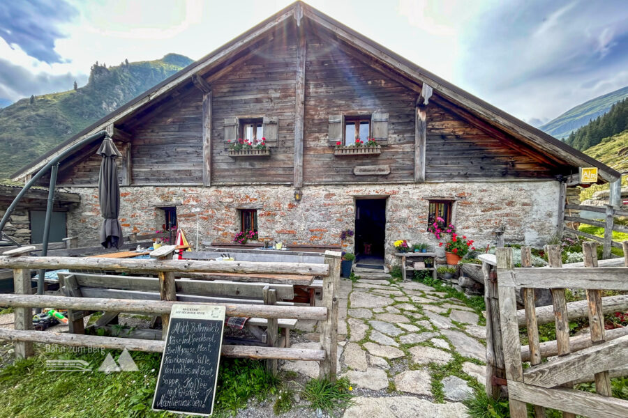 Die Viehhauser Alm, liebevoll betreut von der Altbäuerin. Foto Veronika Schöll